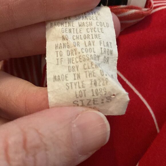 Kupcake Juniors Red White Surplice Top Shirt Blouse size Small S - Picture 5 of 5